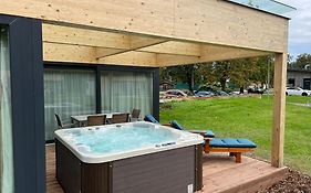 Luxusní apartmá s krbem a vířivkou
